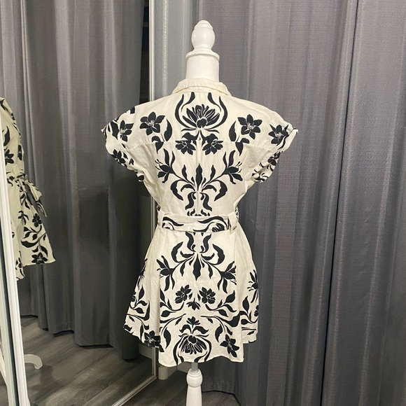 ZARA • Short Sleeve Button Down Tie Waist Dress - Picture 4 of 9